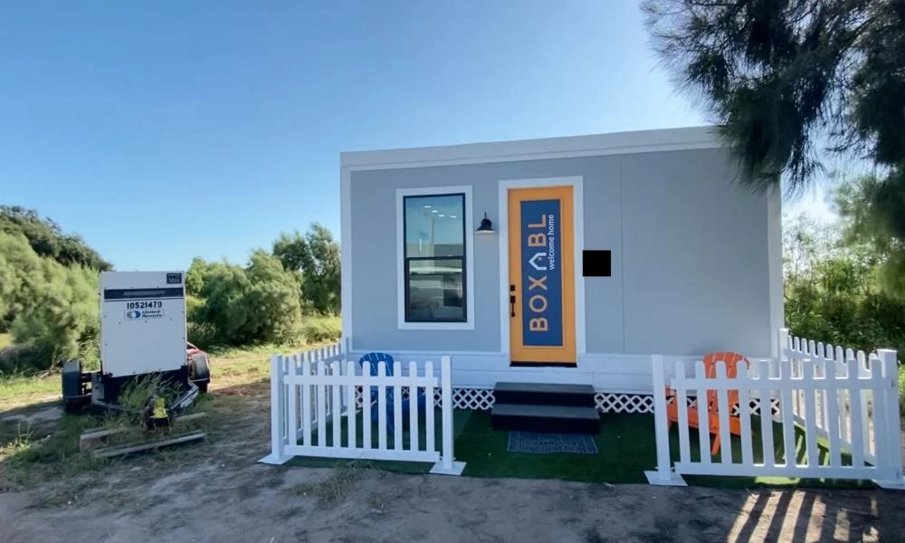 ''Τίναξε την μπάνκα'' ο Έλον μασκ και πλέον ζει σε ένα "κουτί"